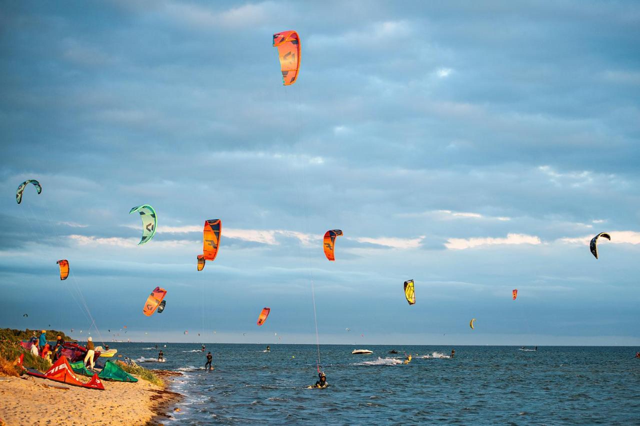 Готель Maszoperia Sun4Hel Kite & Wind & Surf Ястарня Екстер'єр фото